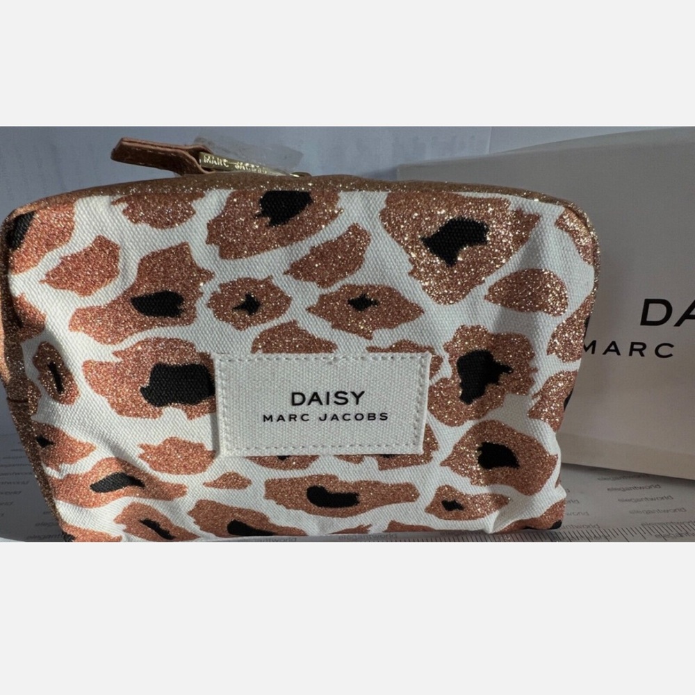 MARC JACOBS DAISY Cosmetic Bag Pouch CHEETAH print 7"x5"x2"